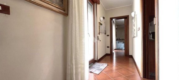 6 rooms Apartment in Casoria, Italy No. 279620 12