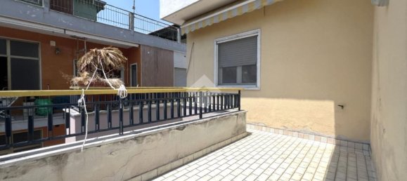 6 rooms Apartment in Casoria, Italy No. 279620 5