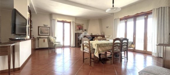 6 rooms Apartment in Casoria, Italy No. 279620 7