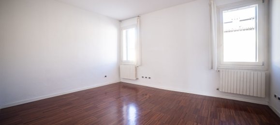 5 bedrooms House in Ferrara, Italy No. 330143 11