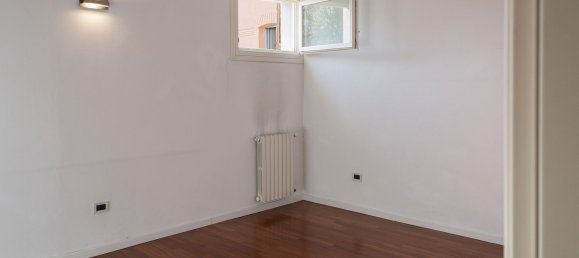 5 bedrooms House in Ferrara, Italy No. 330143 16