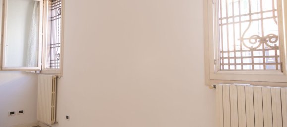 5 bedrooms House in Ferrara, Italy No. 330143 30