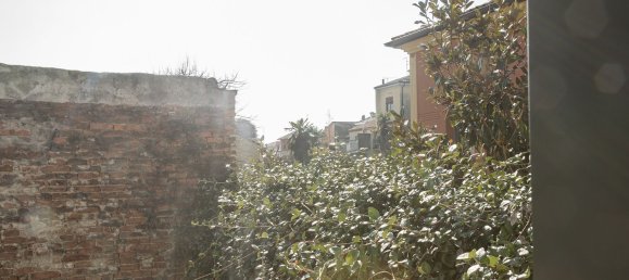 5 bedrooms House in Ferrara, Italy No. 330143 14