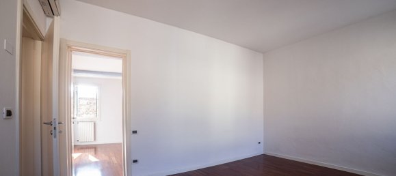 5 bedrooms House in Ferrara, Italy No. 330143 9