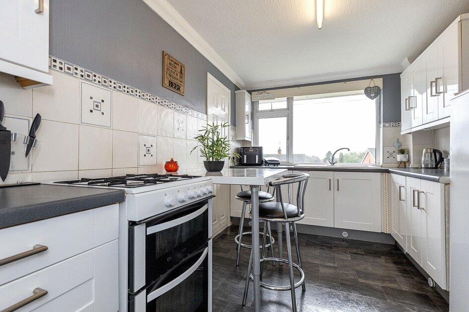 2 bedrooms Maisonette in Redhill, United Kingdom No. 12317