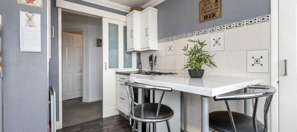 2 bedrooms Maisonette in Redhill, United Kingdom No. 12317 12