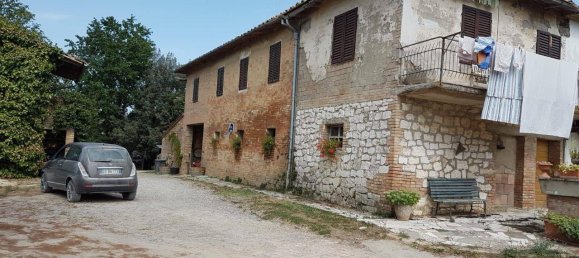 15 rooms House in Siena, Italy No. 105311 2