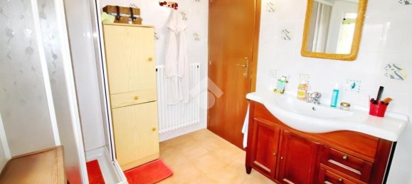 Квартира с 3 комнатами в Брешелло, Италия № 14938 10