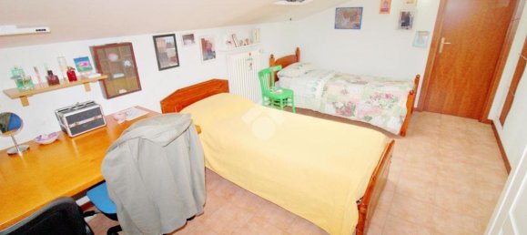 Квартира с 3 комнатами в Брешелло, Италия № 14938 12