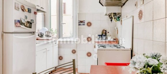 4 bedrooms Apartment in Rome, Italy No. 32657 3