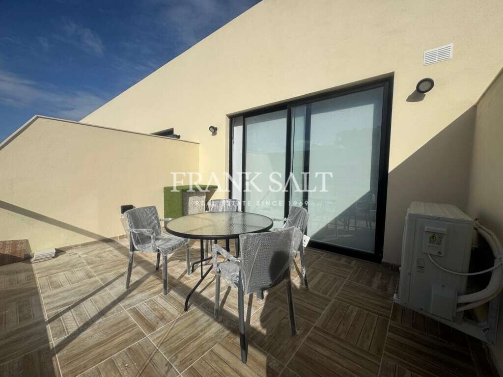 3 bedrooms Penthouse in Victoria, Malta No. 6139