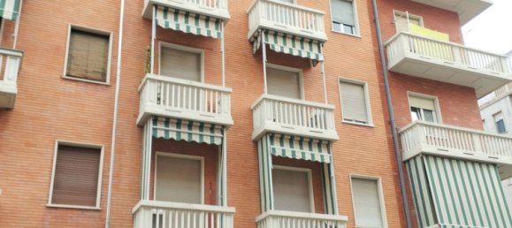 2 rooms Apartment in Turin, Italy No. 172804 3