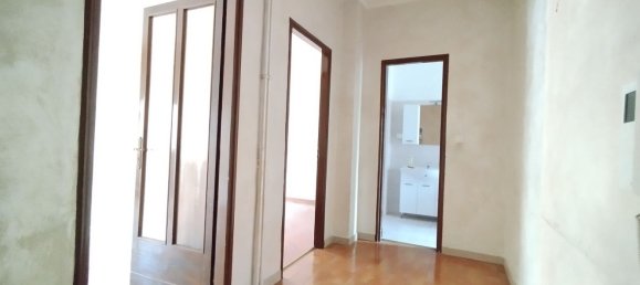 2 rooms Apartment in Turin, Italy No. 172804 7