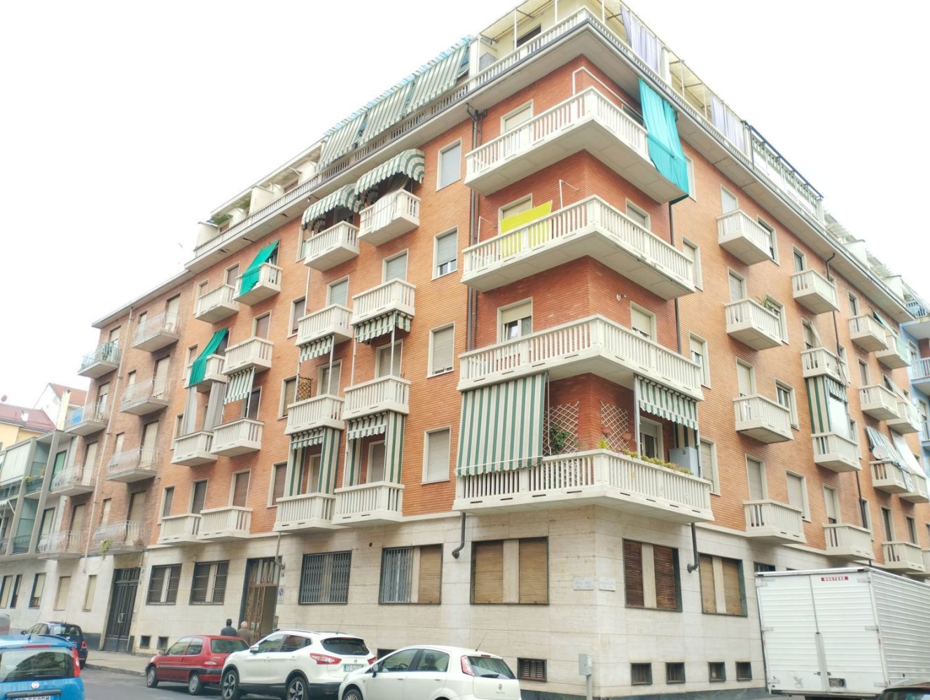 2 rooms Apartment in Turin, Italy No. 172804