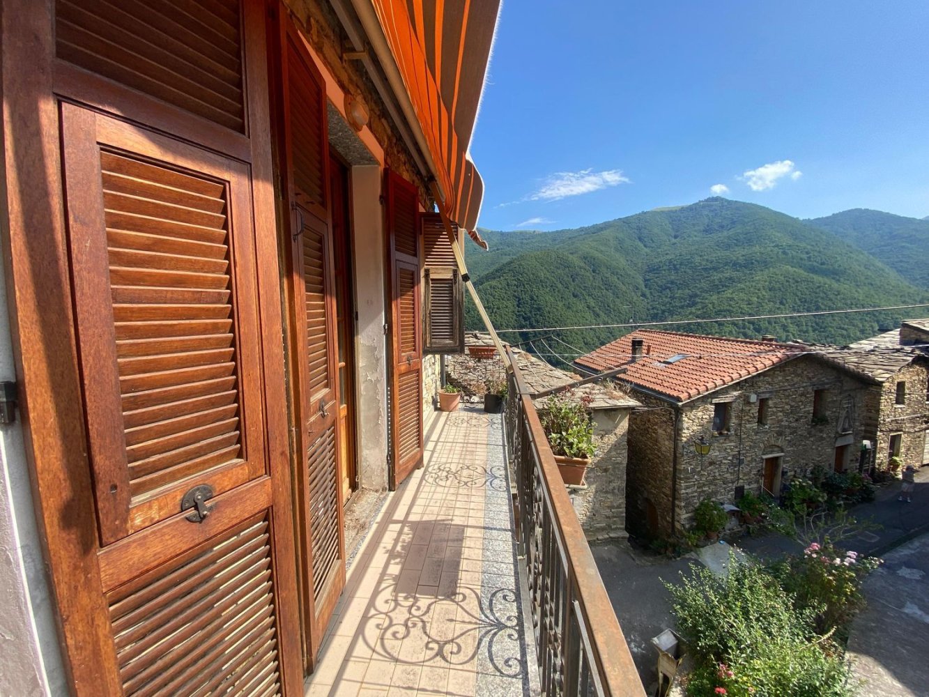 4-salle Maison à Rezzo, Italy No. 277803