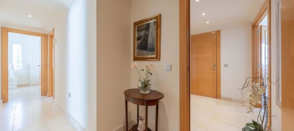 3 bedrooms Penthouse in Estepona, Spain No. 163363 4