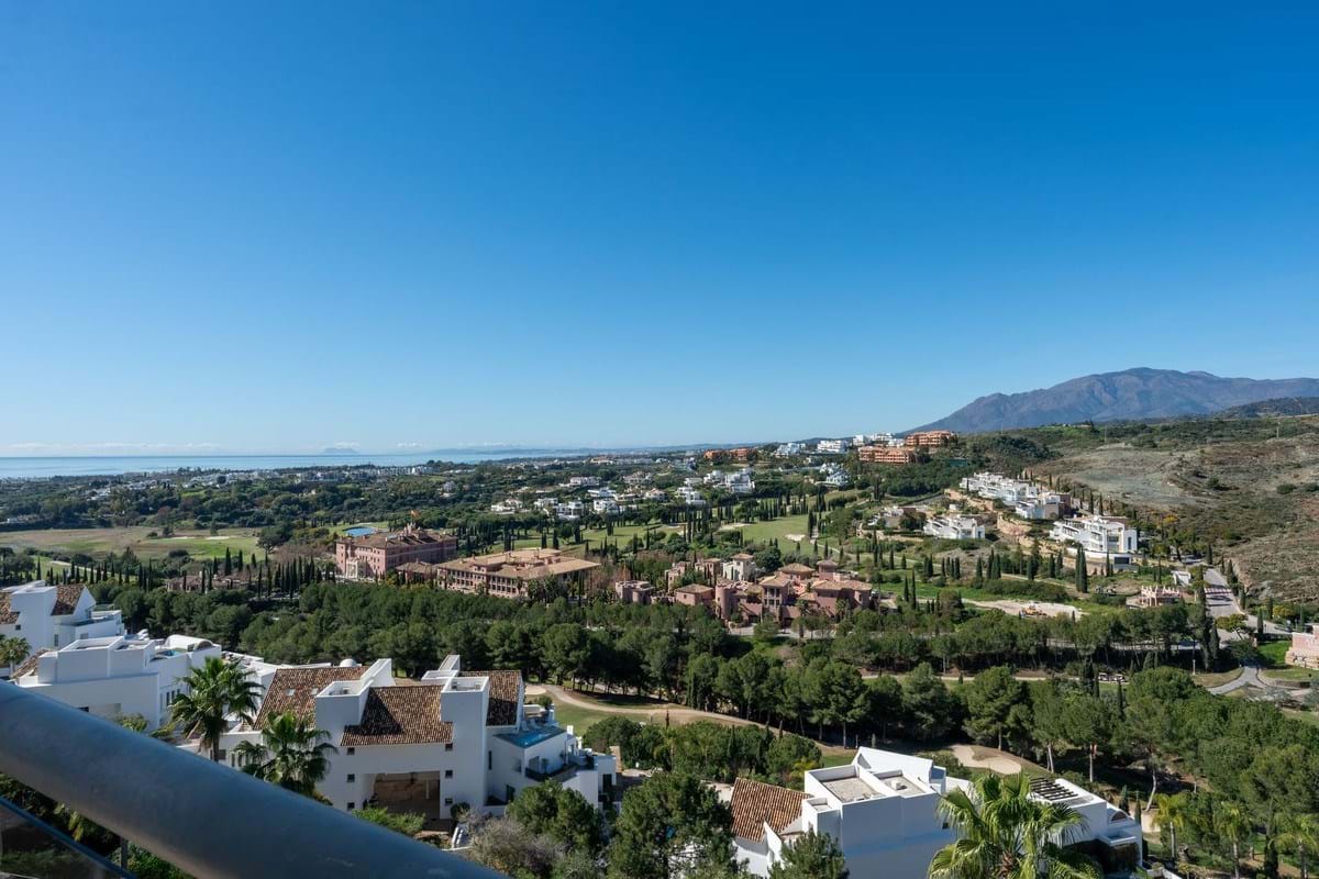 3 bedrooms Penthouse in Estepona, Spain No. 163363
