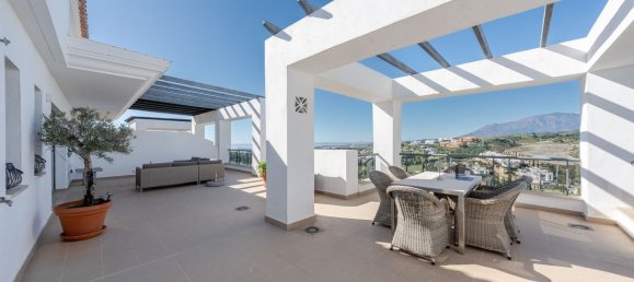 3 bedrooms Penthouse in Estepona, Spain No. 163363 2