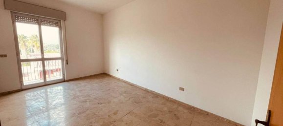 4 rooms Apartment in Floridia, Italy No. 65768 10