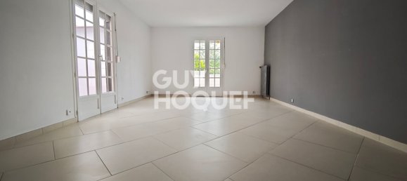 Casa de 3 dormitorios en Leves, France No. 52017 2