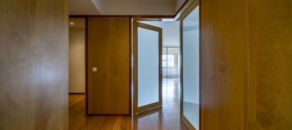 Квартира с 2 спальнями в Порту, Португалия № 132570 2