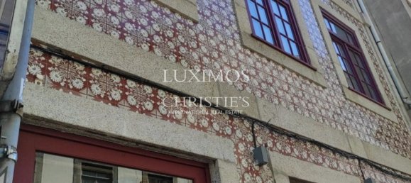 561m² Building in Porto, Portugal No. 78667 2