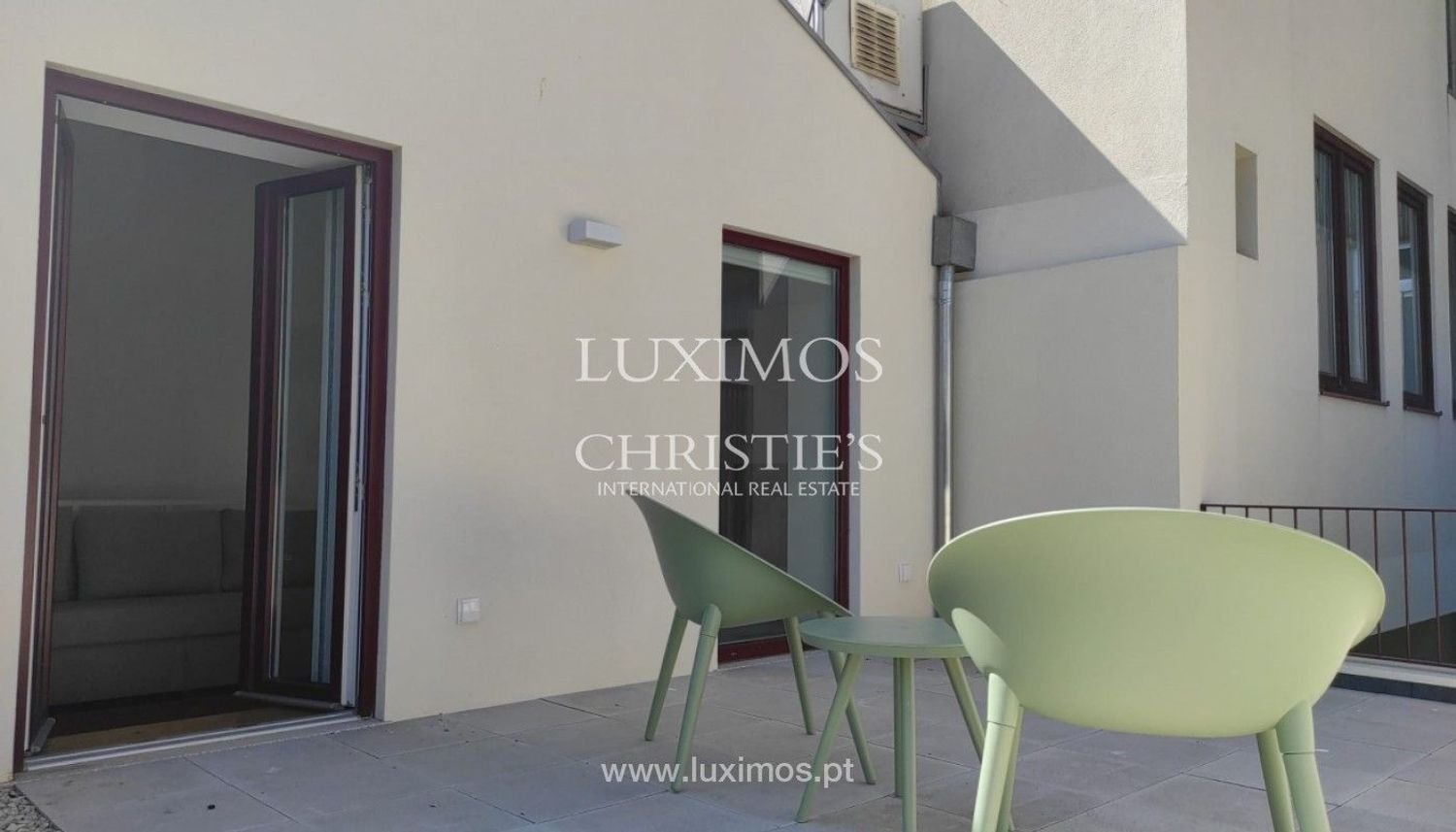 561m² Building in Porto, Portugal No. 78667