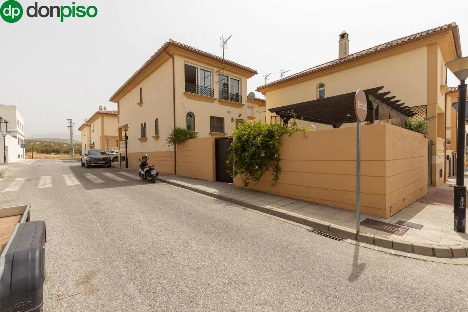 Casa de 4 dormitorios en Albolote, Spain No. 193675