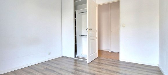 3 chambres Appartement à Clichy, France No. 169008 9