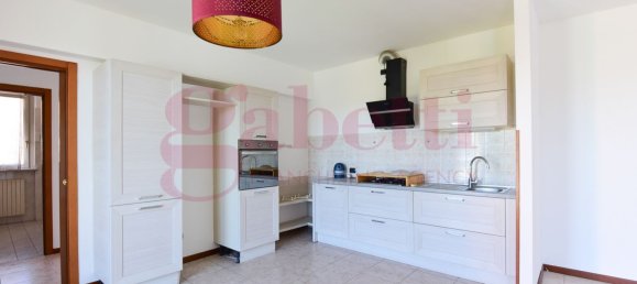 Apartamento de 3 habitaciónes en Carugo, Italy No. 286296 9