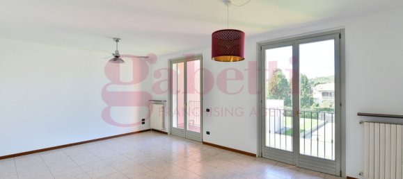 Apartamento de 3 habitaciónes en Carugo, Italy No. 286296 7