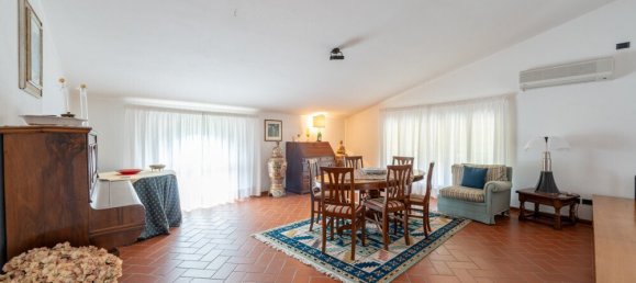 5 bedrooms Villa in Lucca, Italy No. 106308 23