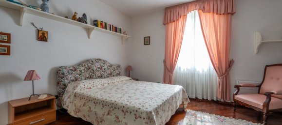 5 bedrooms Villa in Lucca, Italy No. 106308 32