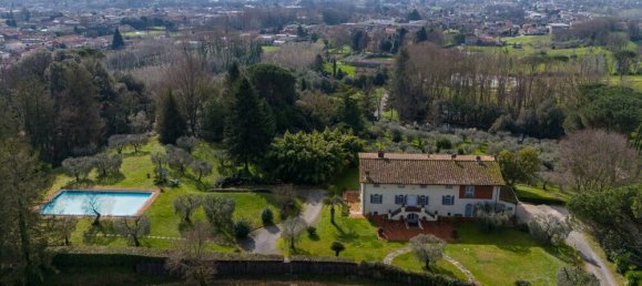 5 bedrooms Villa in Lucca, Italy No. 106308 42