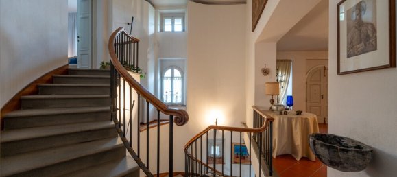 5 bedrooms Villa in Lucca, Italy No. 106308 21