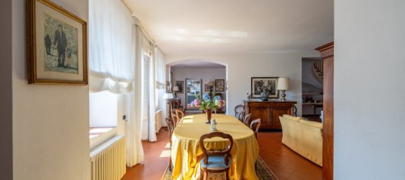 5 bedrooms Villa in Lucca, Italy No. 106308 12