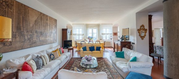 5 bedrooms Villa in Lucca, Italy No. 106308 17