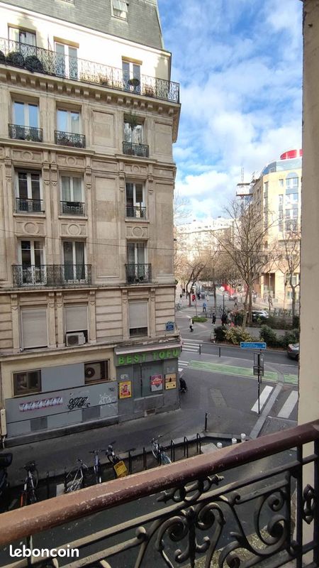 2 bedrooms Apartment in Paris, France No. 145467