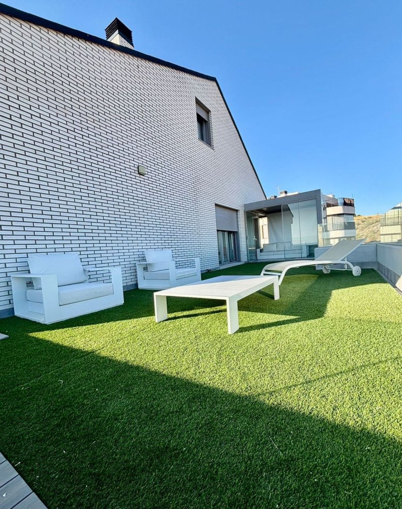 Dúplex de 3 dormitorios en Rivas-Vaciamadrid, Spain No. 166129