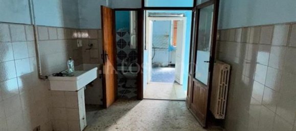 6 bedrooms House in Avezzano, Italy No. 325280 5