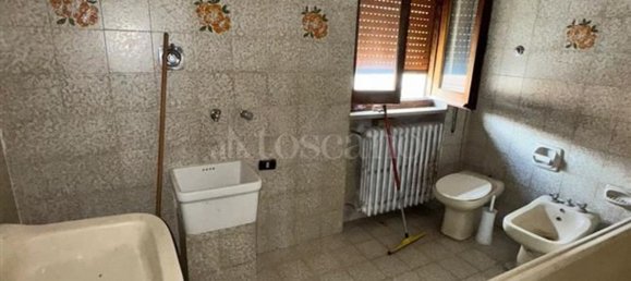 6 bedrooms House in Avezzano, Italy No. 325280 12