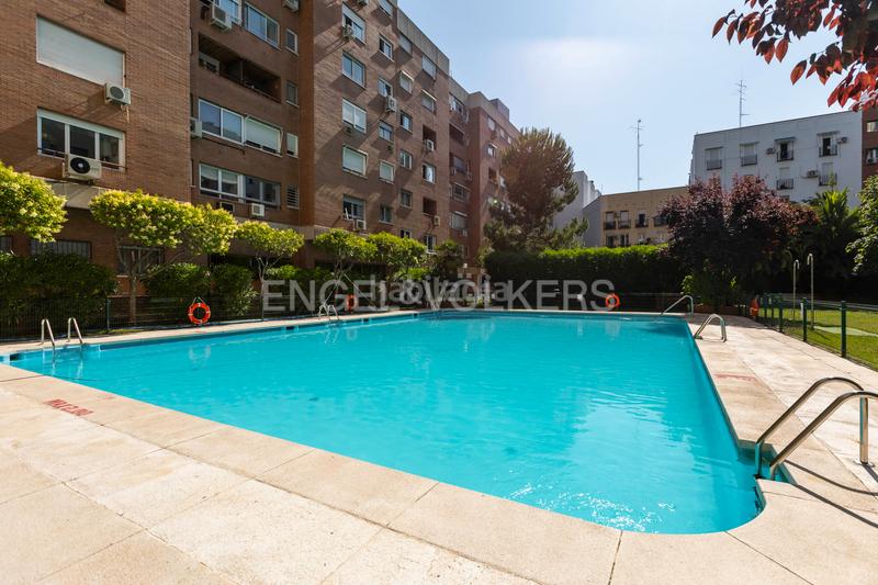 5 bedrooms Apartment in Madrid, Spain No. 149492