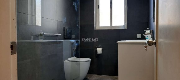 2 bedrooms Apartment in Sliema, Malta No. 10647 8