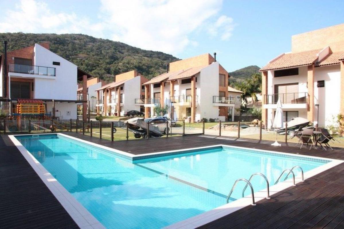 3 bedrooms House in Florianopolis, Brazil No. 460096