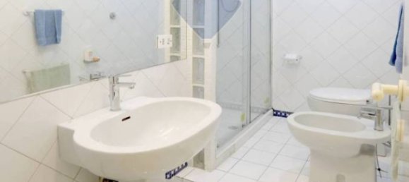 3 bedrooms Apartment in Rome, Italy No. 149264 19