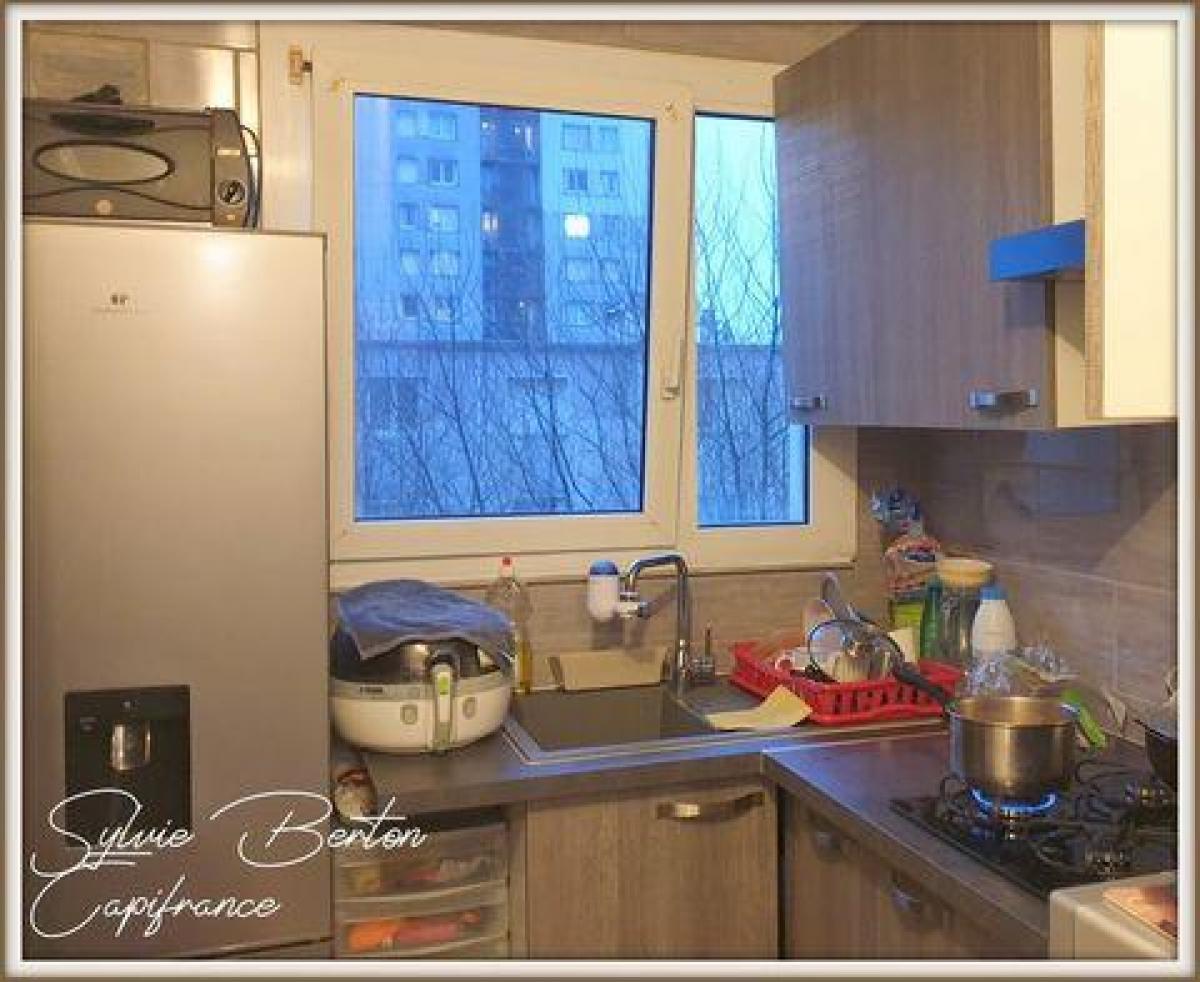 Estudio en el condominio en Villepinte, France No. 24275