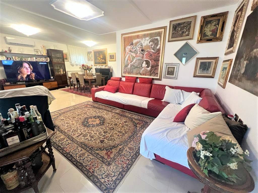 4 bedrooms Apartment in Catanzaro, Italy No. 110032