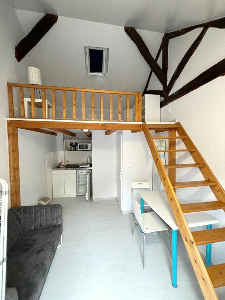 261m² Building in Tours, France No. 226574