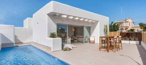 Villa de 3 dormitorios en Los Alcázares, Spain No. 286839 2