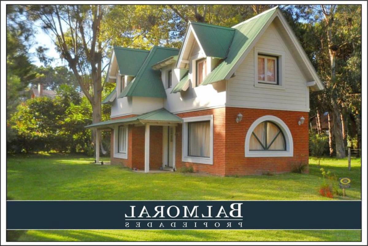 3 bedrooms House in Mar del Plata, Argentina No. 84133